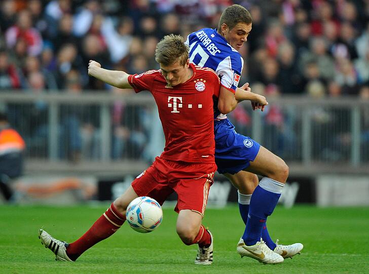 TONI KROOS: Mag ja sein, dass er unheimlich wertvoll ist für das Spiel der Bayern. Seine schnörkellosen und ruhigen Aktionen wirkten auch gegen die Hertha stets durchdacht. Aber irgendwie wird man bei ihm nie das Gefühl los, dass er noch ein bisschen mehr könnte. Note 2