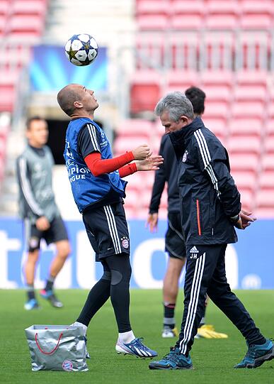 Das Abschlusstraining des FC Bayern im Camp Nou - die Bilder zum Durchklicken.