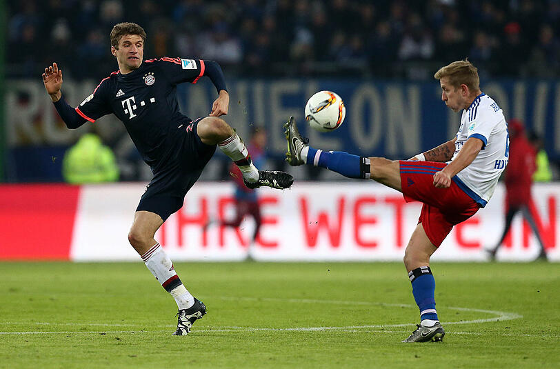 Thomas Müller: Note 2. Holte den Elfmeter raus, als HSV-Keeper Adler ihn umsenste. Traf beinahe per Hinterkopf (43.), gab den Vorlagenschuss zum 2:1. Sehr umtriebig.
