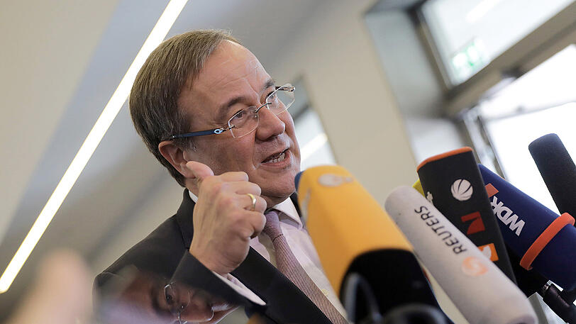 Alles neu macht der Laschet: Zwei Ministerien werden für 26.000 Euro umbenannt.