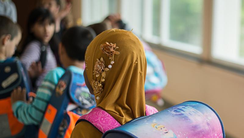 Das neue Kopftuchverbot in Österreich richtet sich explizit an junge Schülerinnen und gilt bis zum Ende des Schuljahres, in dem die Mädchen zehn Jahre alt werden. Das neue Kopftuchverbot in Österreich richtet sich explizit an junge Schülerinnen und gilt bis zum Ende des Schuljahres, in dem die Mädchen zehn Jahre alt werden.