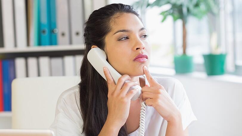 Veraltet wie das Telefon? Bei Fragen hilft die 11833 bald nicht mehr telefonisch weiter.
