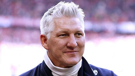 Hat Bastian Schweinsteiger seine Haare k&uuml;nstlich grau-wei&szlig; gef&auml;rbt?