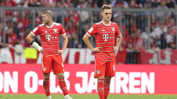 Die  Enttäuschung über das Last-Minute-Remis ist Joshua Kimmich deutlich anzusehen.