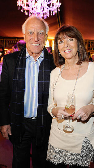 Franz ("Bulle") Roth mit Frau Helena von Sarkozy Feijoada.