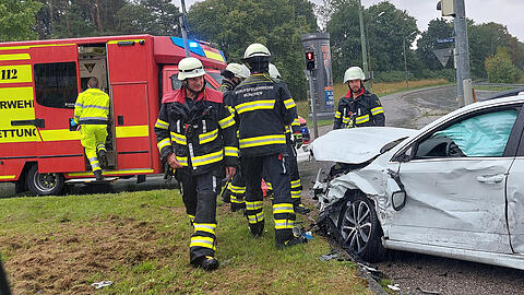 Bei dem Unfall in Perlach wurden zwei Personen verletzt.