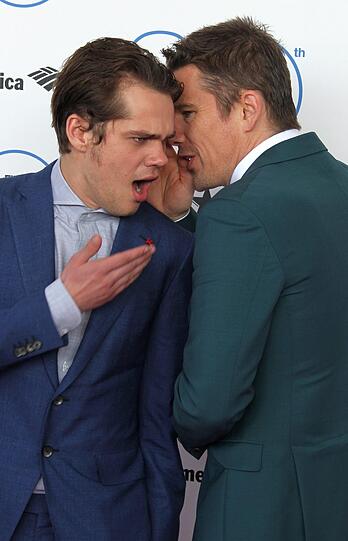 Ellar Coltrane (l) und Ethan Hawke