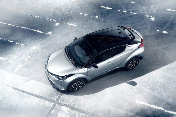 Starke Kontraste: Das Dach des C-HR ist von der restlichen Karosserie farblich abgesetzt.