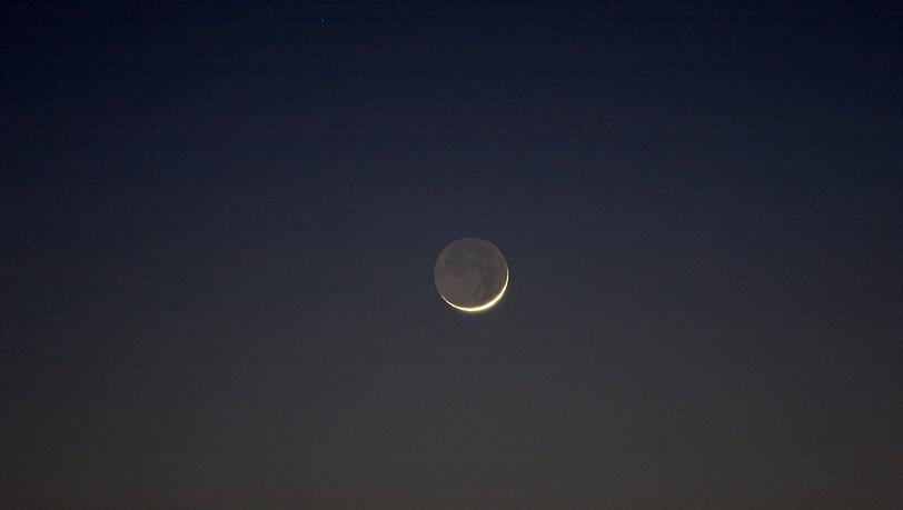 Neumond ist ideal für einen Neubeginn. Neumond ist ideal für einen Neubeginn.
