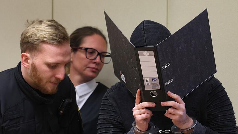Der Angeklagte hat die Tat gestanden. (Archivbild)
