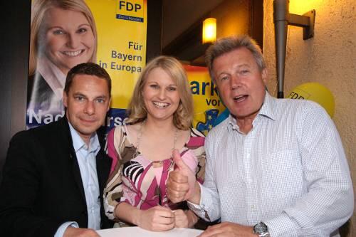 Nadja Hirsch mit Münchens FDP-Chef  Rainer Stinner (re.) und Daniel Volk.