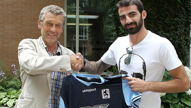 Zugang: Grigoris Makos - defensiver Mittelfeldspieler, kommt von AEK Athen. Der 25-Jährige nahm mit Griechenland an der EM teil. Zugang: Grigoris Makos - defensiver Mittelfeldspieler, kommt von AEK Athen. Der 25-Jährige nahm mit Griechenland an der EM teil.