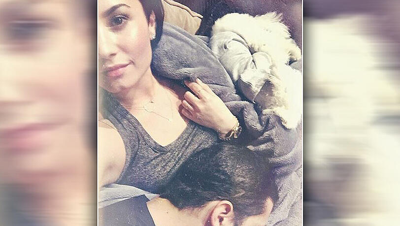 Demi Lovato und ihre Jungs: Ihr Freund Wilmer Valderrama und Hund Buddy Demi Lovato und ihre Jungs: Ihr Freund Wilmer Valderrama und Hund Buddy