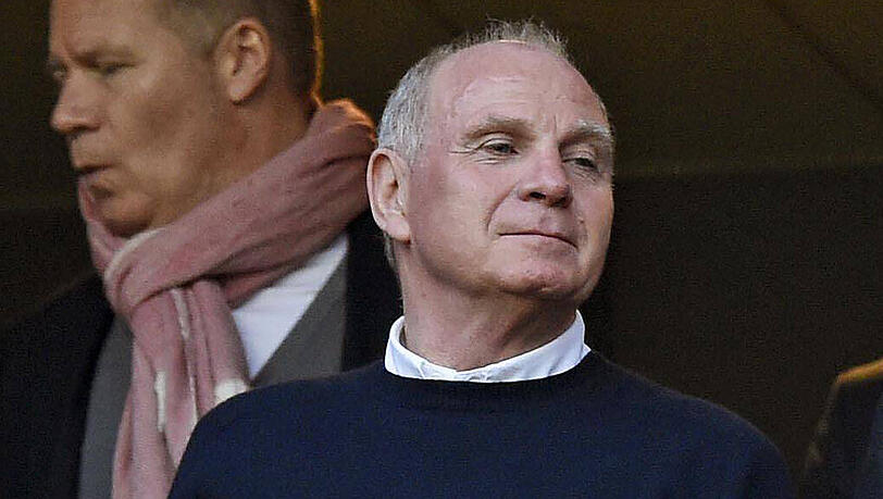 Er sah zwar keinen Sieg, erlebte aber den Halbfinal-Einzug seines FC Bayern live mit: Uli Hoeneß beim 2:2 in Lissabon. Er sah zwar keinen Sieg, erlebte aber den Halbfinal-Einzug seines FC Bayern live mit: Uli Hoeneß beim 2:2 in Lissabon.