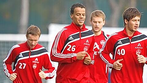 Beförderung: Die Jung-Profis Michael Mendler, Timothy Chandler und Marvin Plattenhardt (v.l.) sind nicht nur im Trainingslager in Belek fester Bestandteil des Club-Kaders.