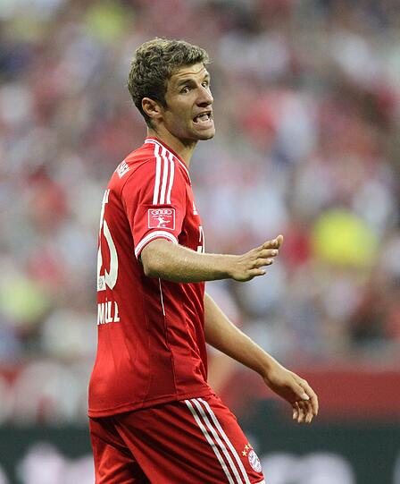 THOMAS MÜLLER, NOTE 2: Hatte es schwer gegen die kantigen City-Verteidiger, rochierte viel. Ganz cool beim Elfmeter, flankte zum 1:1.