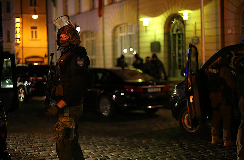 In Ansbach hat sich ein Bombenanschlag ereignet. Die ersten Bilder vom Tatort.