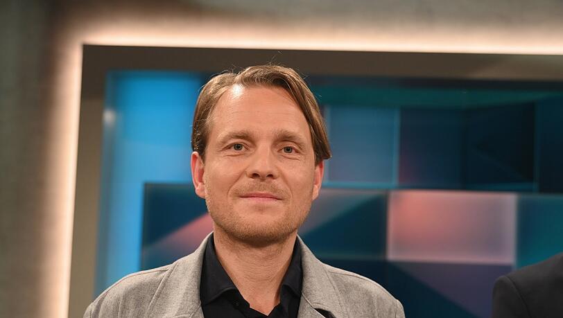 Sebastian Klein war für viele Jahre reich – und erkannte darin ein Problem für die Demokratie. Er ist Teil der Initiative "tax me now", die sich für mehr Steuergerechtigkeit einsetzt. Sebastian Klein war für viele Jahre reich – und erkannte darin ein Problem für die Demokratie. Er ist Teil der Initiative "tax me now", die sich für mehr Steuergerechtigkeit einsetzt.