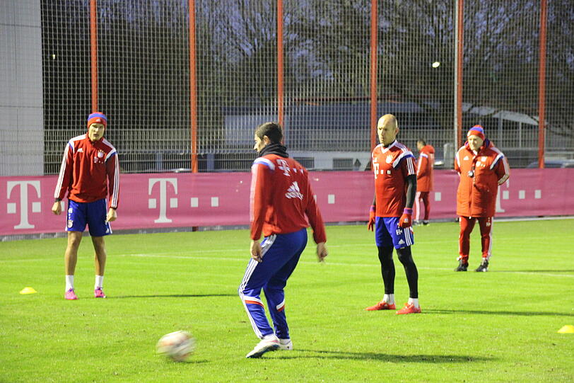 Vorbereitungen für die Rückrunde: Der FC Bayern startet ins Training. Die AZ war dabei. Die Bilder...