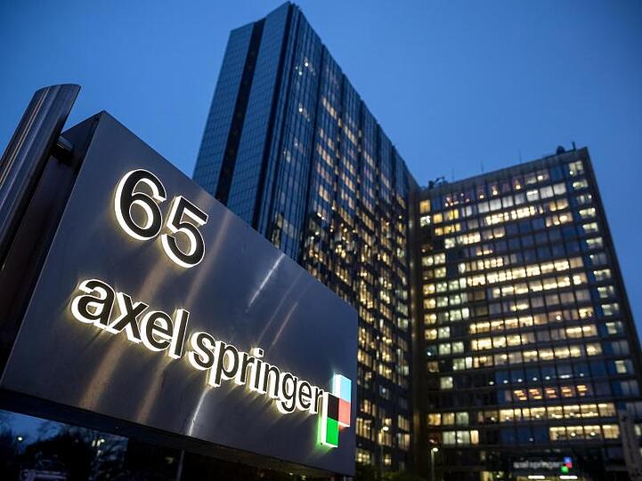 Der Haupsitz der Axel Springer SE. Das Unternehmen will sich im Mai von der Börse zurückziehen.