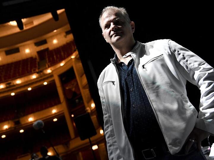 Martin Kusej, designierter Direktor am Burgtheater Wien, steht im Burgtheater. Foto: Hans Klaus Techt/APA
