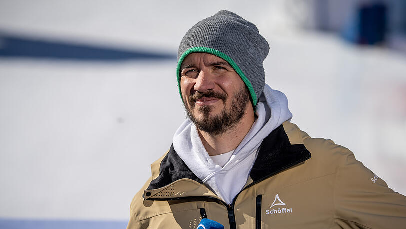 Felix Neureuther macht mit seinem Jugendkumpel Bastian Schweinsteiger einen Promi-Hotspot unsicher.