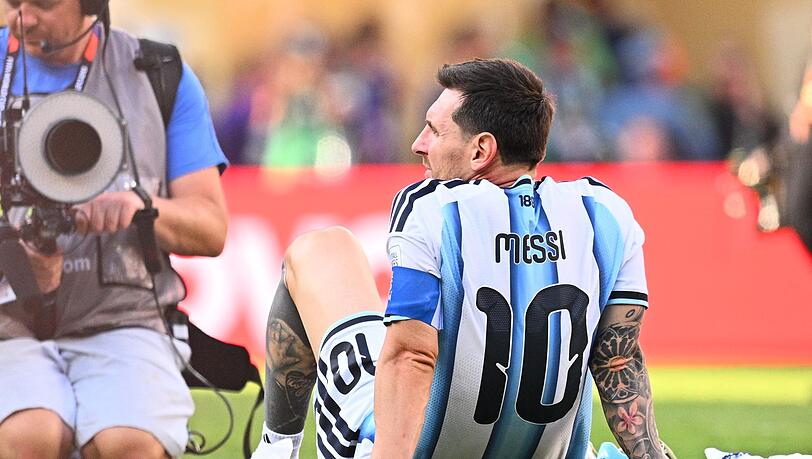 Titeltraum geplatzt: Messi nach dem Abpfiff in East Rutherford. Titeltraum geplatzt: Messi nach dem Abpfiff in East Rutherford.