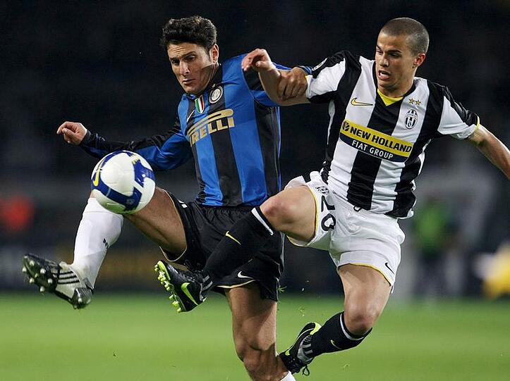 Italienische Fußballklubs, hier zu sehen ein Duell zwischen Inter Mailand (li.) und Juventus Turin, könnten von der Mafia unterwandert werden.