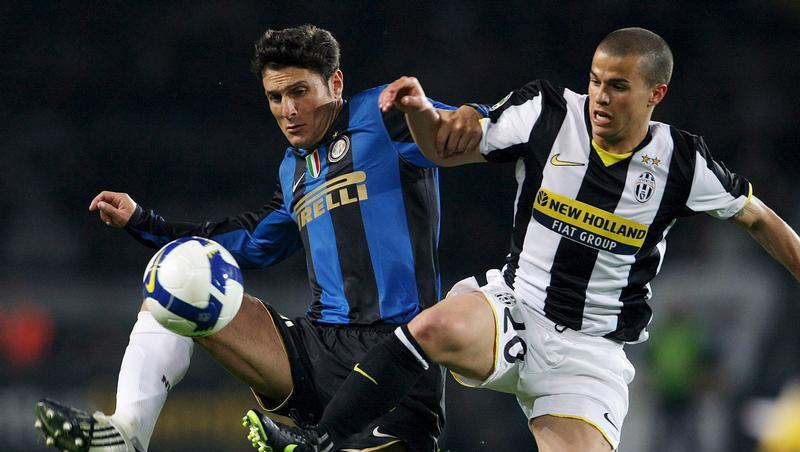 Italienische Fußballklubs, hier zu sehen ein Duell zwischen Inter Mailand (li.) und Juventus Turin, könnten von der Mafia unterwandert werden. Italienische Fußballklubs, hier zu sehen ein Duell zwischen Inter Mailand (li.) und Juventus Turin, könnten von der Mafia unterwandert werden.