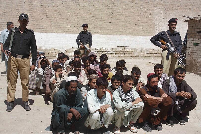 Nach der Flutkatastrophe spitzt sich die Lage in Pakistan zu: Die Bilder