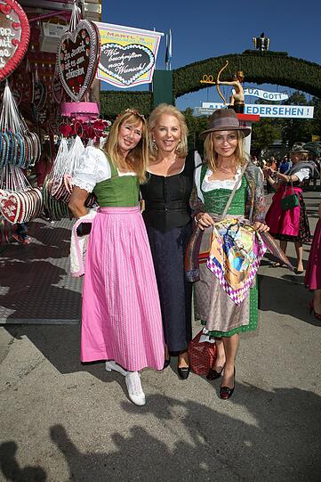 Maria Koteneva, Eva O'Neill und Sigrid Streletzki(v.l.)