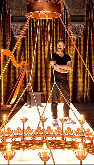 Tobias Kratzer im "Tannhäuser"-Bühnenbild.