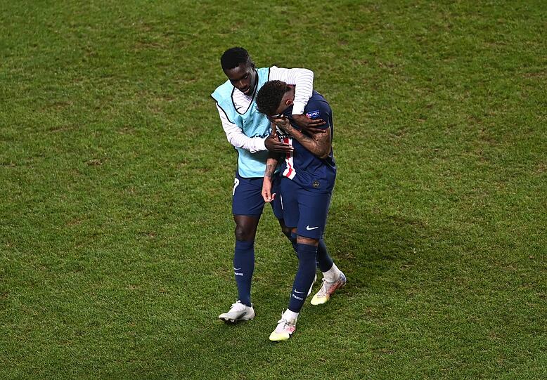 Doch es gab nicht nur feiernde Gesichter an diesem denkwürdigen 23. August: PSG-Mega-Star Neymar war nach dem Spiel untröstlich.