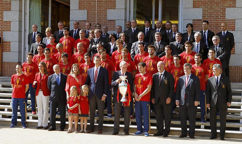 Im Palacio de la Zarzuela im Nordwesten 
Madrids wartete zunächst König Juan Carlos auf den alten und neuen 
Europameister.