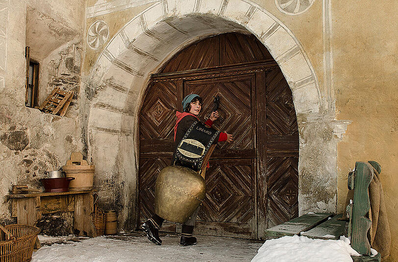 Die größte und schönste Glocke hat das Ursli &ndash; noch.