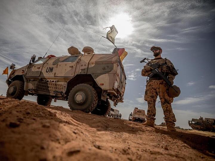 Ein Soldat der Bundeswehr im Einsatz im Norden von Mali.