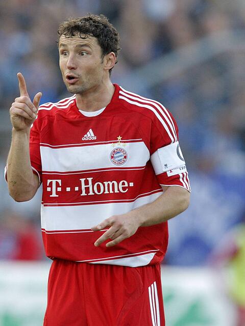 Legte mit seinen Teamkollegen die Taktik selbst fest: Bayerns damaliger Kapit&auml;n Mark van Bommel.