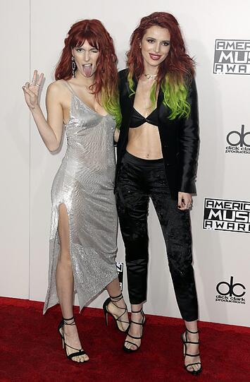 Dani Thorne (l.) und Bella Thorne (r.).