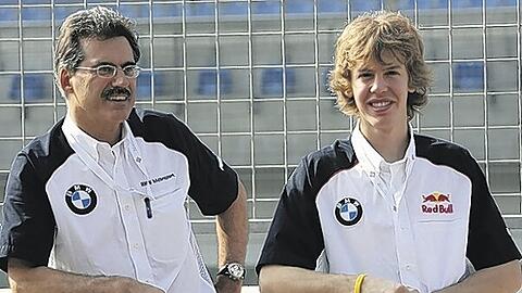 BMW-Motorsportchef Theissen (l.) und Vettel, als sie noch Lehrmeister und Azubi waren. Das Foto stammt aus dem Jahr 2005.