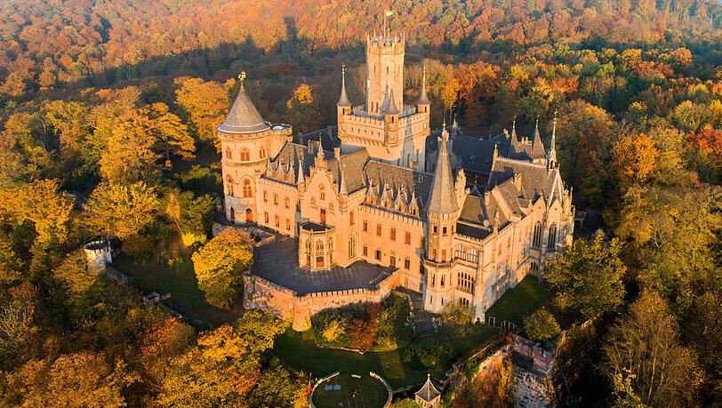 Schloss Marienburg in der Region Hannover soll zum "Neuschwanstein des Nordens" werden. Doch um die Burg tobt ein erbitterter Familienstreit zwischen Ernst August Prinz von Hannover und seinem Sohn Ernst August Erbprinz von Hannover Schloss Marienburg in der Region Hannover soll zum "Neuschwanstein des Nordens" werden. Doch um die Burg tobt ein erbitterter Familienstreit zwischen Ernst August Prinz von Hannover und seinem Sohn Ernst August Erbprinz von Hannover