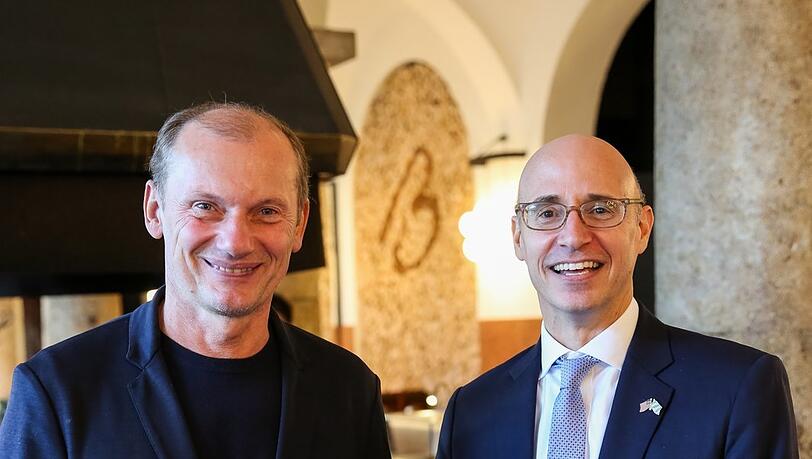 Im Brenner: Rudi Kull und James N. Miller (r.)