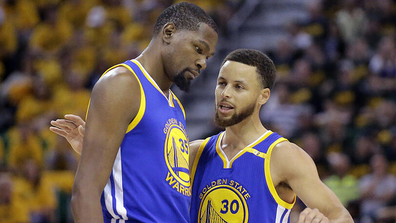 Kongeniales Duo: Die Warriors-Stars Kevin Durant (links) und Stephen Curry.