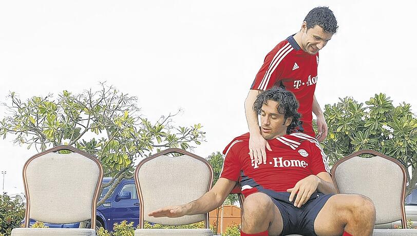 Wollen Toni und van Bommel (hinten) Anatoly Timoschtschuk schon mal zeigen, wo sein Platz wäre? Wollen Toni und van Bommel (hinten) Anatoly Timoschtschuk schon mal zeigen, wo sein Platz wäre?