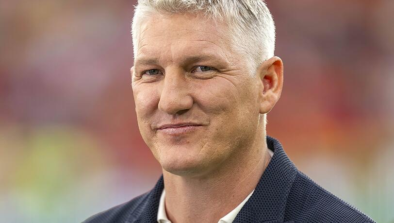 Bastian Schweinsteiger wurde schon lange nicht mehr an der Seite seiner Ehefrau gesichtet. Eine neue Liebe soll in seiner Münchner Wohnung bereits ein- und ausgehen.