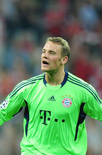 MANUEL NEUER: Konnte sein neongrün leuchtendes Torwartdress ungewaschen wieder ins Fach legen, bekam wenig zu tun. Note 3