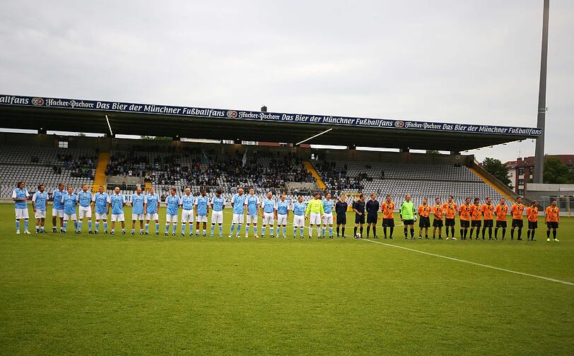 Die Bilder vom Benefiz-Spiel zugunsten von Olaf Bodden aus dem Grünwalder Stadion.