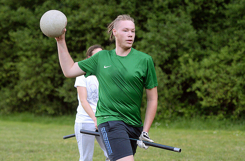Bilder vom Quidditch-Training in Freiburg. In Frankfurt steht bald die Weltmeisterschaft an.