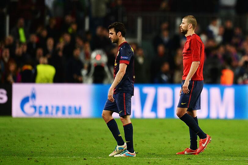 Cesc Fabregas (links im Bild): "Jetzt sind wir traurig, aber wir haben einen Titel zu gewinnen. Aber das ist der Club, wir haben immer zu gewinnen. "