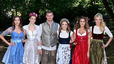 Eigentlich könnte die Wiesn jetzt schon starten (v. l.): Denise Schindler, Elena Semechin, Hannes Ocik, Nele Schenker, Julia Haupt und Natascha Grün sind jedenfalls schon gerüstet.