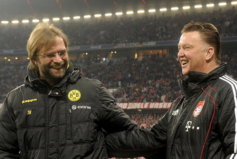 Zwar fuhr die van Gaal-Elf nach der Köln-Pleite zwei Siege gegen Hoffenheim und Mainz ein, die Kritik am Erfolgs-Coach der Vorsaison wurde allerdings nicht leiser. Bayern hatte sich inzwischen auf Rang Drei vorgekämpft. Am 24. Spieltag kam es zum Gipfeltreffen mit dem weiterhin 13 Punkte entfernten Spitzenreiter Dortmund.